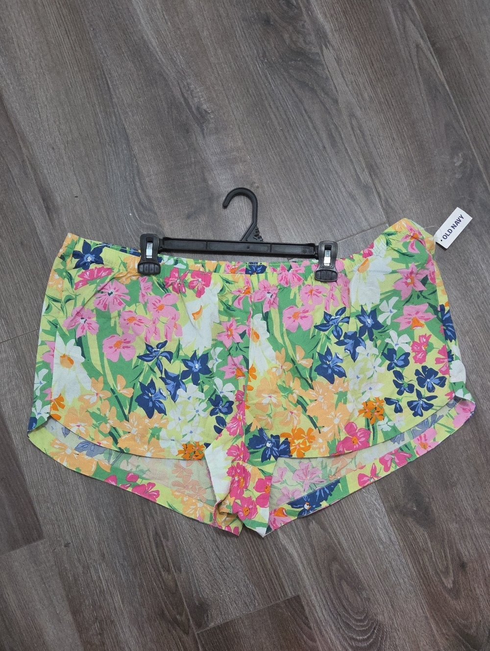 NWT XL(Oversized) Old Navy Floral Athletic Shorts
